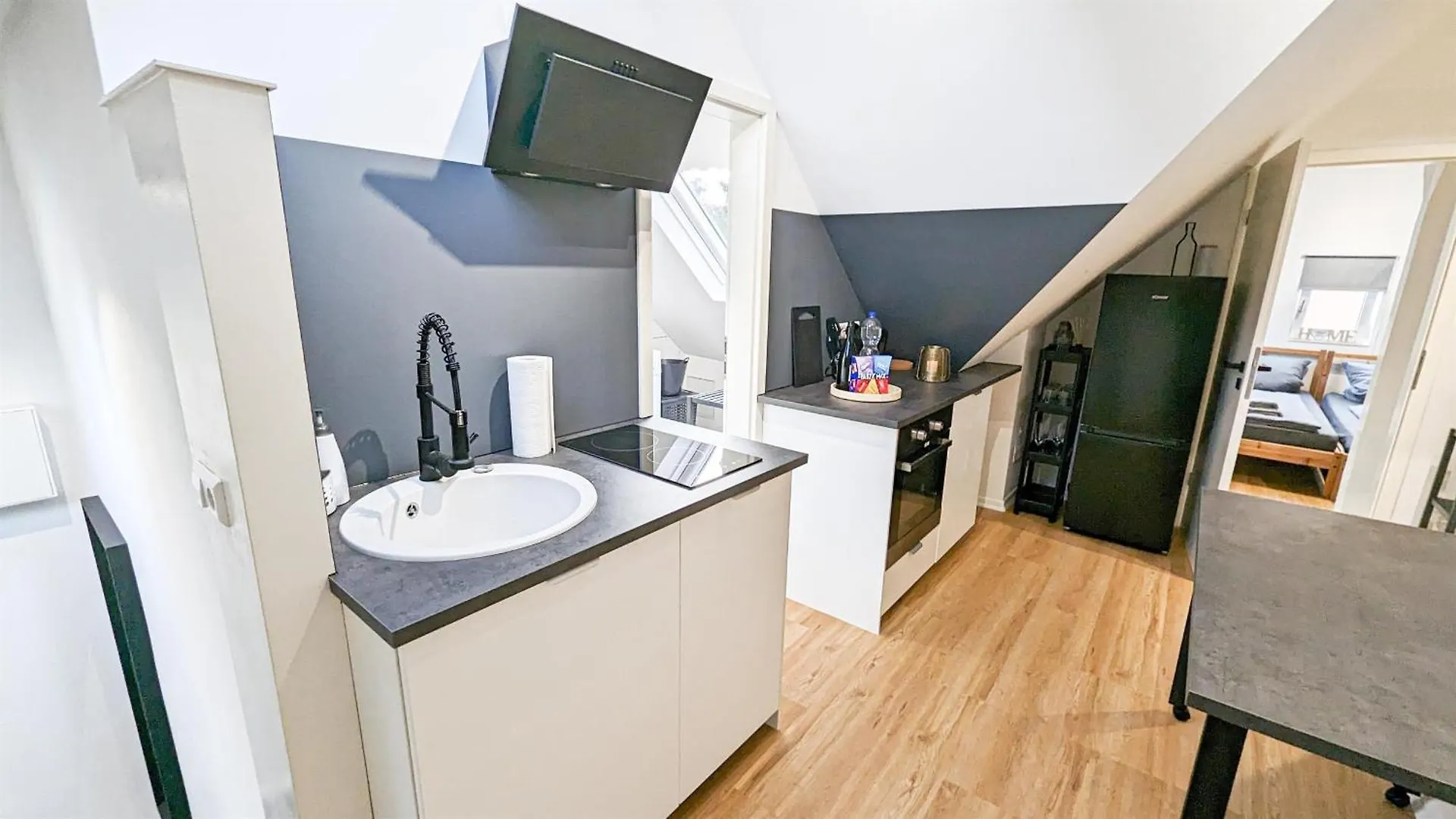 Alfa Stuttgart 3Br 5 Beds Netflix Inet Ebk Wasen Apartment Nahe Daimler L Bathroom L Kitchen L Wifi & Smarttv L 3 Zimmer 5 Betten L Kueche L Duschbad Germany