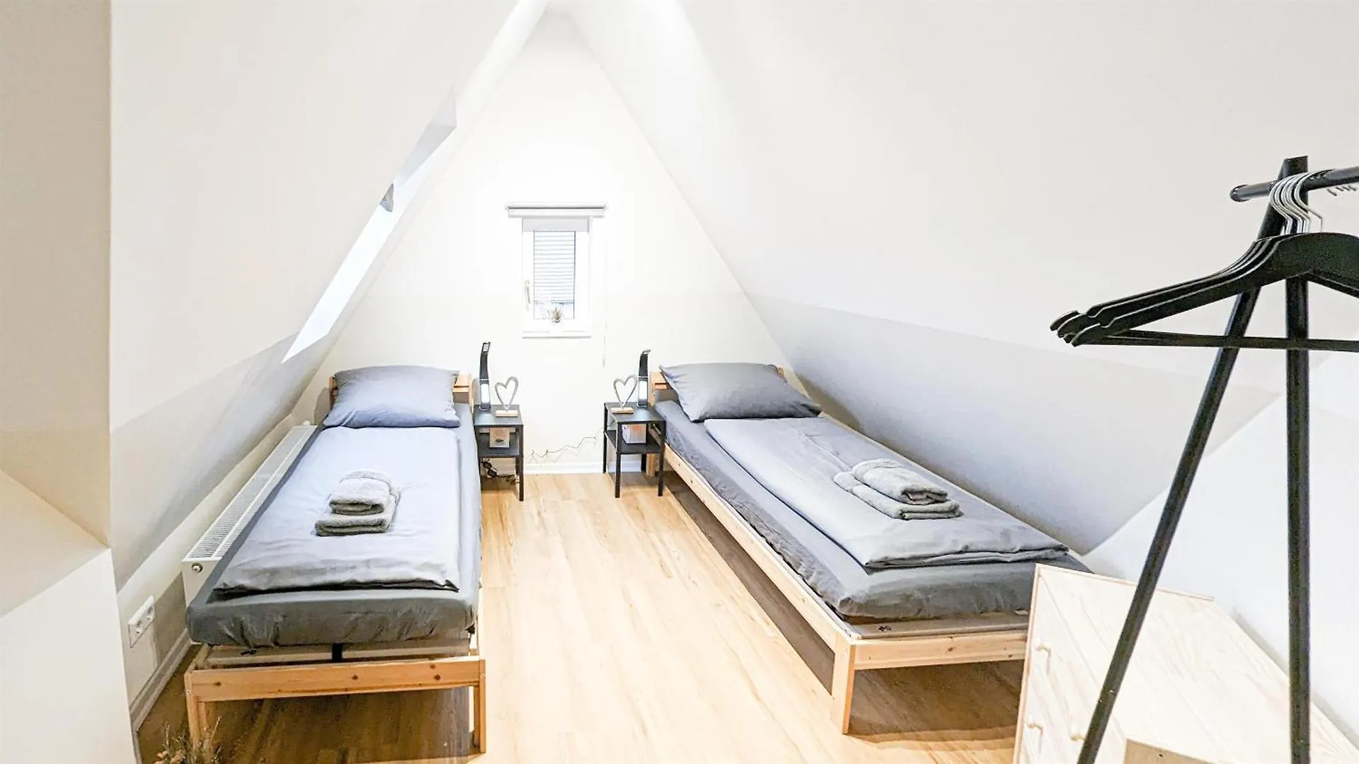 Alfa Stuttgart 3Br 5 Beds Netflix Inet Ebk Wasen Apartment Nahe Daimler L Bathroom L Kitchen L Wifi & Smarttv L 3 Zimmer 5 Betten L Kueche L Duschbad