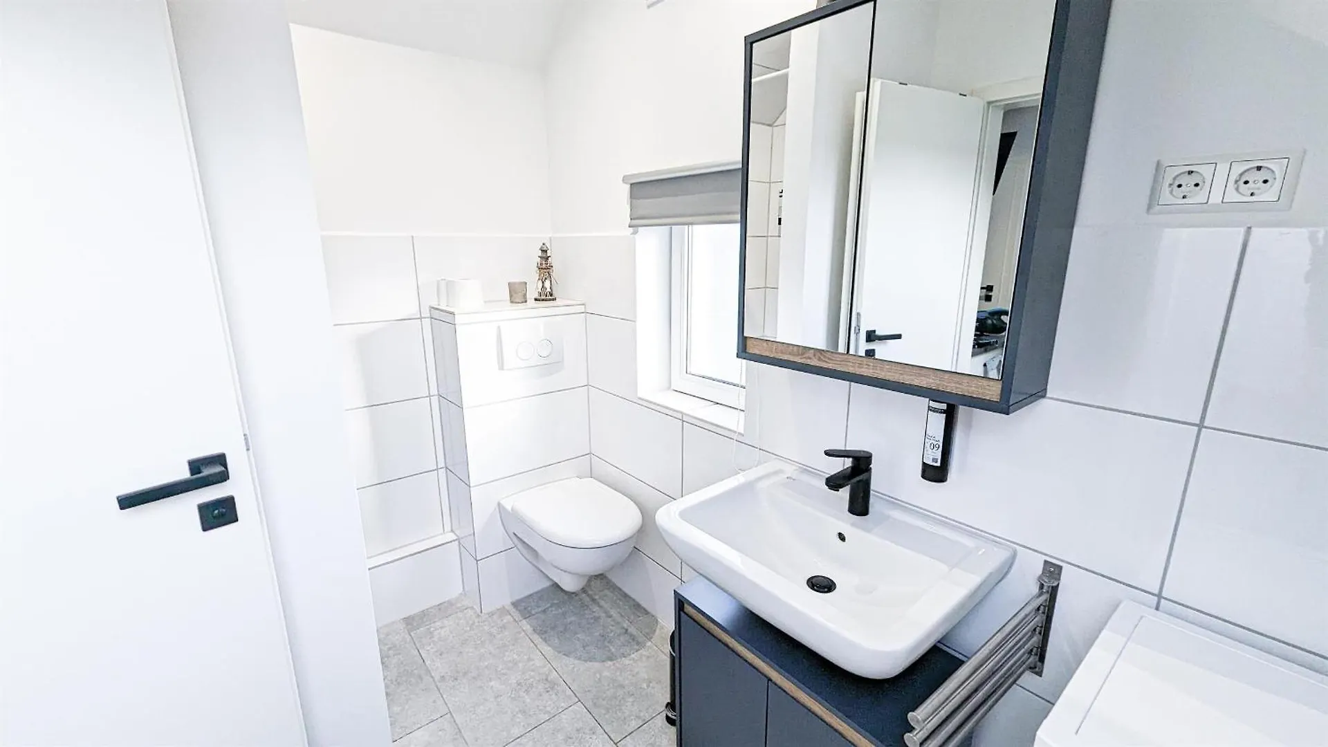 Alfa Stuttgart 3Br 5 Beds Netflix Inet Ebk Wasen Apartment Nahe Daimler L Bathroom L Kitchen L Wifi & Smarttv L 3 Zimmer 5 Betten L Kueche L Duschbad