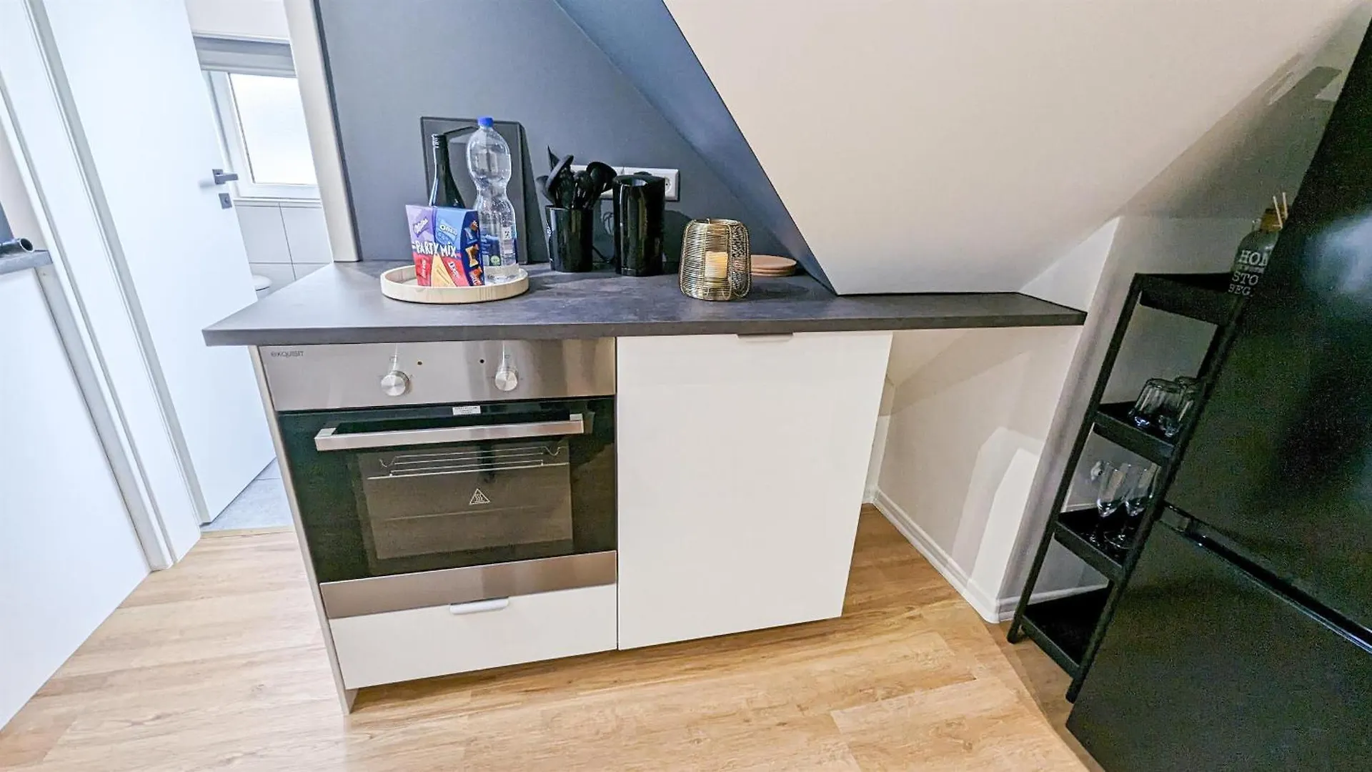Alfa Stuttgart 3Br 5 Beds Netflix Inet Ebk Wasen Apartment Nahe Daimler L Bathroom L Kitchen L Wifi & Smarttv L 3 Zimmer 5 Betten L Kueche L Duschbad